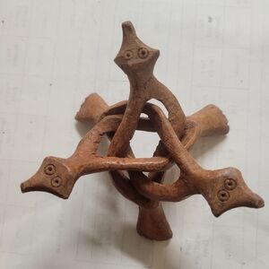 Unique Wooden Knot Sculpture For Displaying Stone, Photos, Etc.